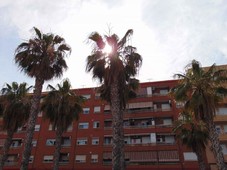 Luminosa vivienda reformada en Castellar-El Oliveral con magnificas vistas a la ciudad de valencia.