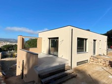 New Villa with garden and garage