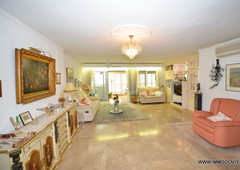Nice five bedrooms apartment in the centre of Roses with sea view