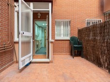 Piso con terraza de 3 habitaciones en venta en Rivas