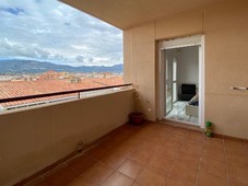 Piso en el centro de Fuengirola, 2 dormitorios, terraza y garaje