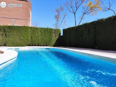 Alquiler Piso Cambrils. Piso de una habitación en Josep Maria Subirach. Segunda planta con terraza