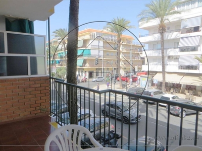 Alquiler Piso Punta Umbría. Piso de dos habitaciones en Avenida Andalucía. Primera planta con terraza