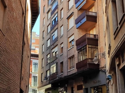Alquiler Piso Valladolid. Piso de tres habitaciones Séptima planta con terraza