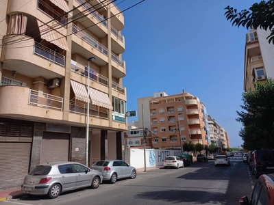 Apartamento en venta en Puerto Deportivo, Torrevieja, Alicante