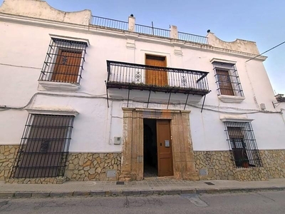 Casa con terreno en Jimena de la Frontera