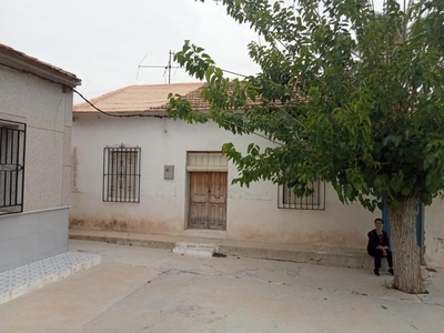 Casa con terreno en Orihuela