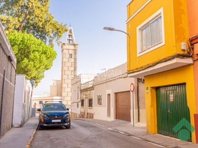 Venta Casa pareada Algeciras. A reformar con terraza 158 m²