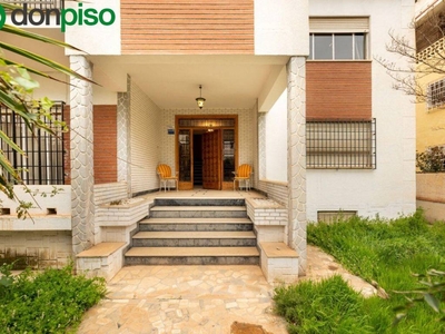 Venta Casa unifamiliar en Santiago Granada. 420 m²