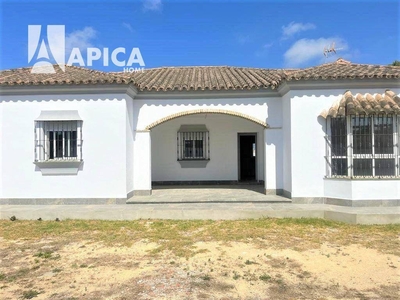 Venta Chalet Chiclana de la Frontera. Plaza de aparcamiento 123 m²