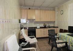 Casa con 3 habitaciones con parking y aire acondicionado en Murcia