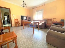 Casa en venta en zona santa lucía, 3 dormitorios. en Alcalá de Guadaira