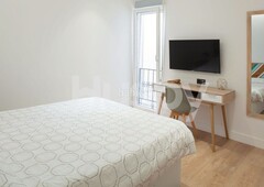 Piso con 5 habitaciones con aire acondicionado en Madrid