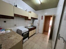 Piso venta de piso en el centro, zona avenida de la libertad, 4 dormitorios, baño y aseo en Murcia