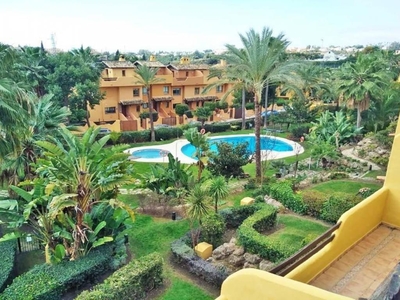 Alquiler Casa adosada Marbella. Con terraza 243 m²