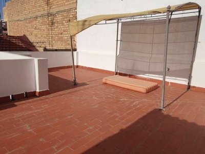 Alquiler Casa unifamiliar en Calle Lima Granada. Buen estado con terraza 98 m²