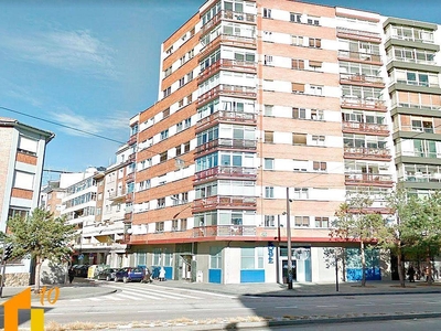 Alquiler Piso Burgos. Piso de cuatro habitaciones Primera planta con terraza