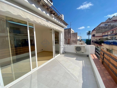 Alquiler Piso Sitges. Piso de dos habitaciones Tercera planta con terraza