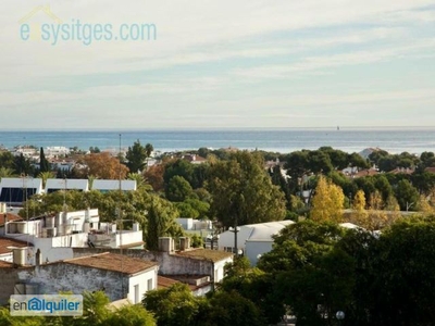 Apartamento de 3 dormitorios con vistas al mar, piscina y parking en Can Pei Sitges