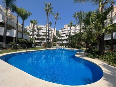 Piso en venta en Aloha Golf, Marbella, Málaga