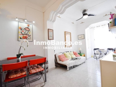 Venta Piso València. Piso de tres habitaciones en Carrer de Escalante. Segunda planta