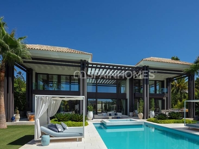 Villa con vistas al golf y privacidad en Marbella