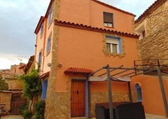 Casa de 4 habitaciones en Teruel