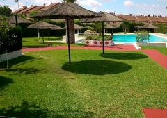Venta de casa con piscina y terraza en Montequinto (Dos Hermanas), Zona Avenida de Europa