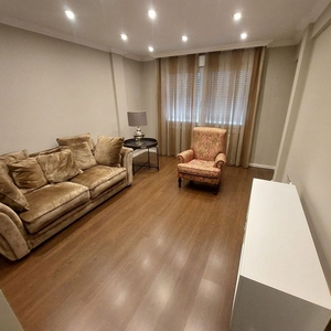 Alquiler de piso en travesía De Vigo de 3 habitaciones con muebles y calefacción