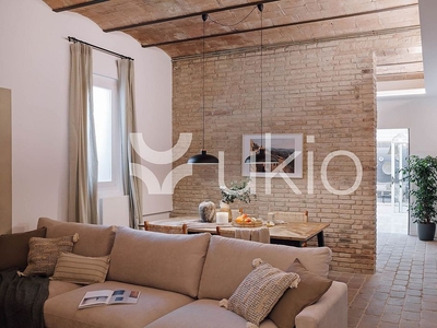 Alquiler de piso en Vila de Gràcia de 1 habitación con terraza y muebles