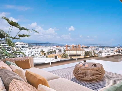 Apartamento en venta en Huerta Nueva, Estepona, Málaga