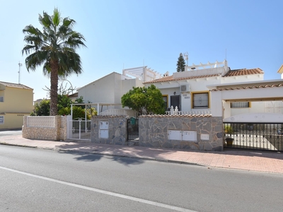 Chalet en venta en La Florida, Orihuela, Alicante