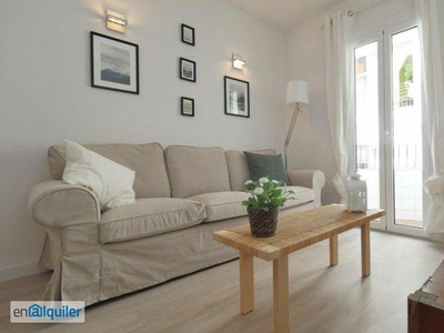 Encantador apartamento de 3 dormitorios con balcón en alquiler en L'Hospitalet de Llobregat