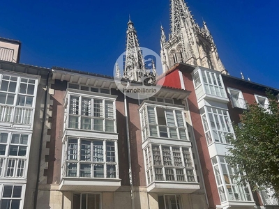 Estudio en alquiler en Centro - Burgos con muebles y balcón