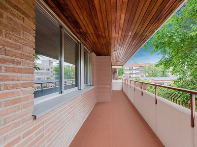 Piso en alquiler en Nueva España de 3 habitaciones con terraza y garaje