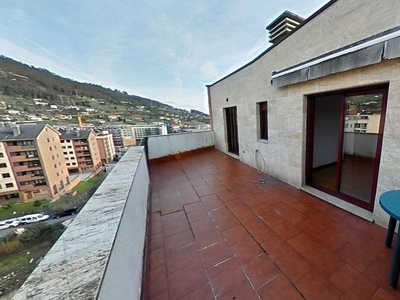 Venta de ático en calle Poetas Gamoneda de 2 habitaciones con terraza y balcón