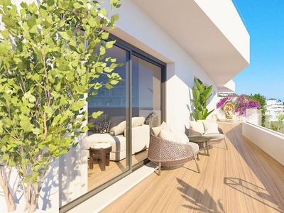 Venta de piso en Estepona Oeste - Valle Romano - Bahía Dorada de 3 habitaciones con terraza y piscina