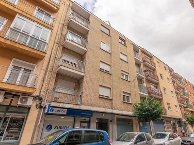 Venta de piso en Garrido Sur - Estación Sur de 3 habitaciones con balcón y aire acondicionado