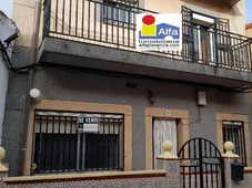 Venta Casa adosada Plasencia. Buen estado 130 m²