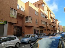 Venta Piso Ávila. Piso de cuatro habitaciones en Calle Segovia 23. Buen estado segunda planta plaza de aparcamiento calefacción central