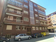 Venta Piso Ávila. Piso de tres habitaciones en Calle Gredos. Segunda planta con terraza