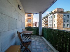 Venta Piso Villaviciosa. Piso de cuatro habitaciones en Alejandro Casona. Buen estado primera planta con terraza