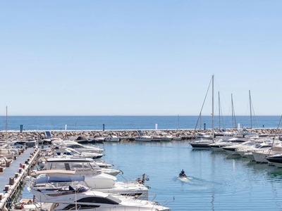 Dúplex de alquiler en Calle Muelle Ribera, Puerto Banús