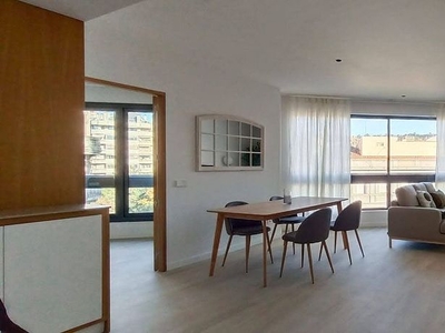 Alquiler de piso en avenida Jaume I de 3 habitaciones con muebles y aire acondicionado