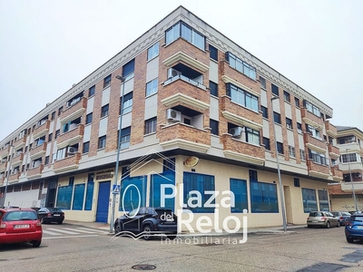 Alquiler de piso en calle Ciudad de Faenza de 2 habitaciones con terraza y muebles