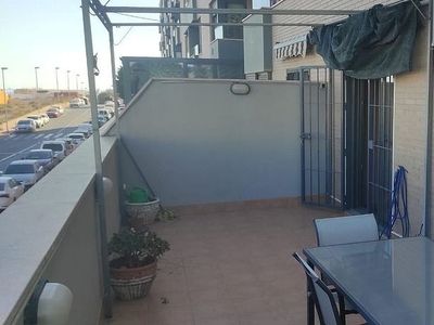 Alquiler de piso en Los Molinos - Villa Blanca de 3 habitaciones con terraza y piscina