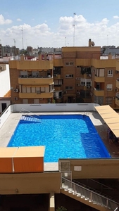 Alquiler de piso en Nervión de 1 habitación con terraza y piscina