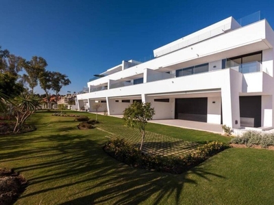 Apartamento en venta en Los Naranjos, Marbella, Málaga