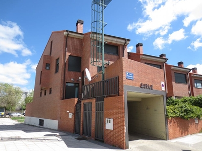 Chalet adosado en venta en Calle Portomarin, 09001, Burgos (Burgos)