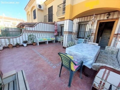 Dúplex de 4 dormitorios, porche y terraza en Las Majadas